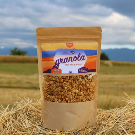 Granola s orašastim plodovima